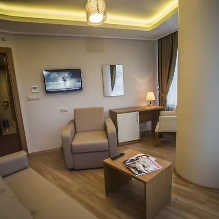 Park Square Hotel 3*